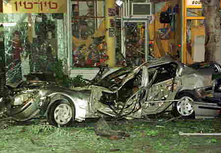ネタニヤで1日夜、車に仕掛けられた爆弾が爆発し、50人以上が負傷